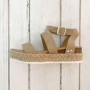 Soda Shoes Taupe Bryce Espadrille Platform Sandals New without box